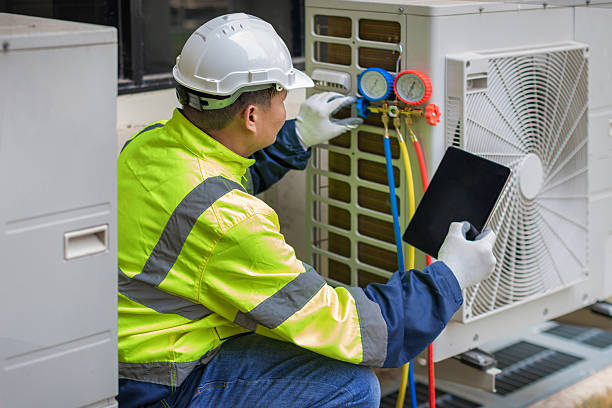 Professional Hvac technician working in Chicago Heights, IL